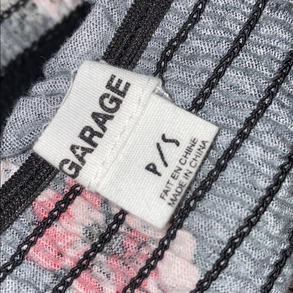 off the shoulder garage crop top - Picture 3 of 3